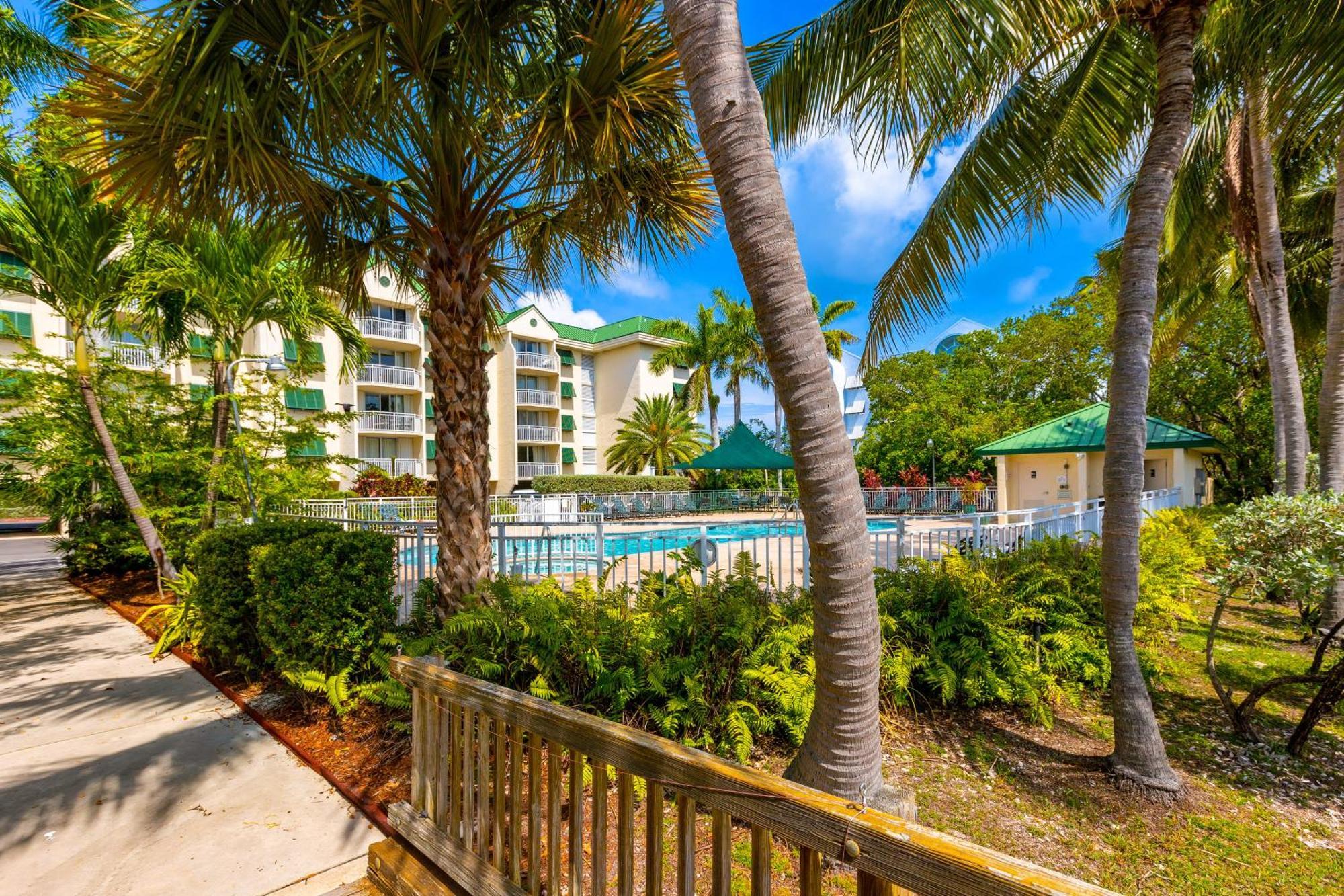 Sunrise Suites - Sea Breeze Suite 101 Кі-Вест Номер фото