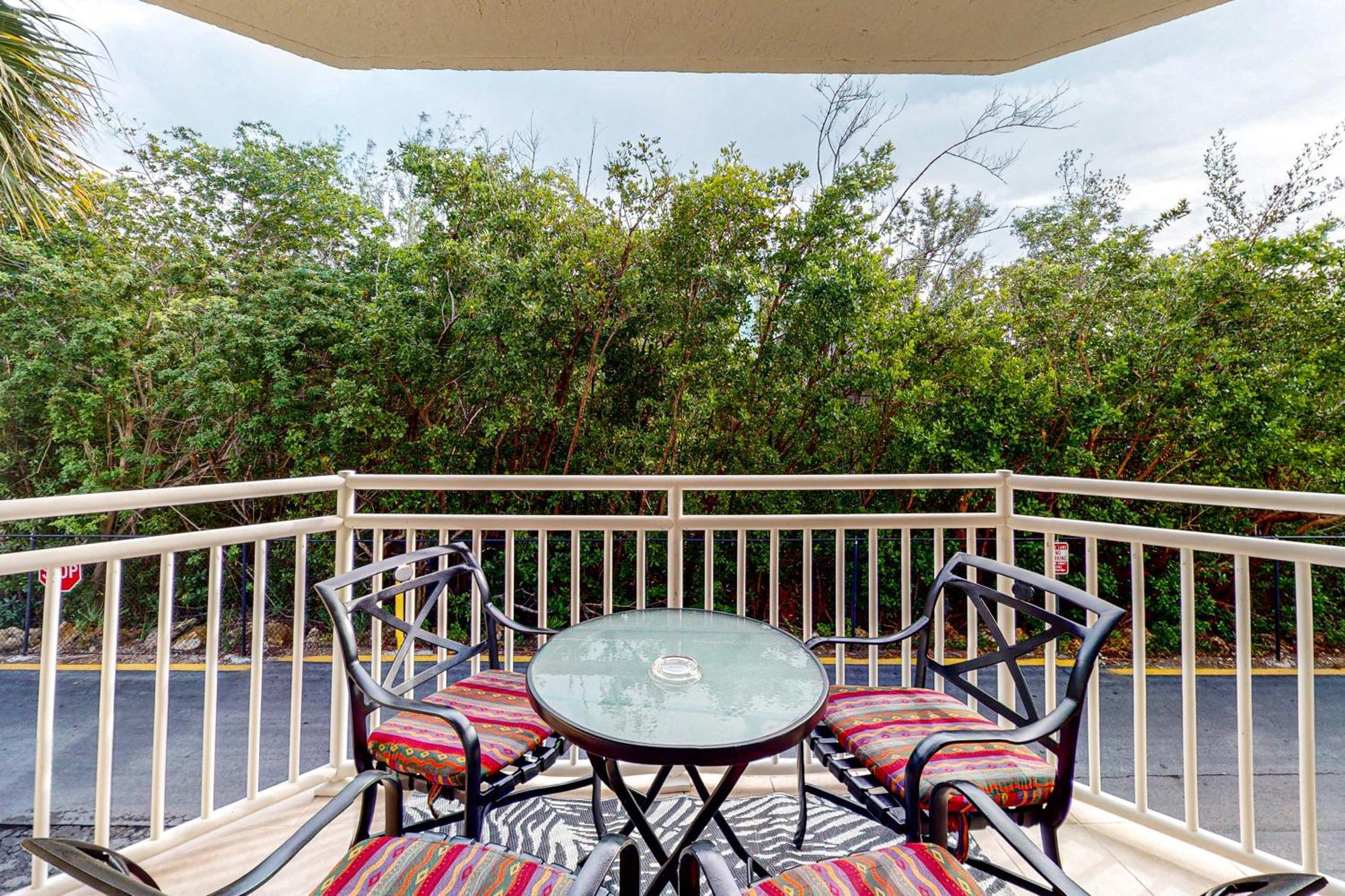 Sunrise Suites - Sea Breeze Suite 101 Кі-Вест Номер фото